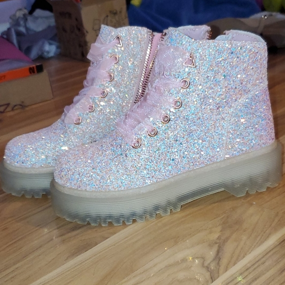 🦄 NWOB Fairy Dust Sparkle YRU Sneakers 💕 - Picture 2 of 6